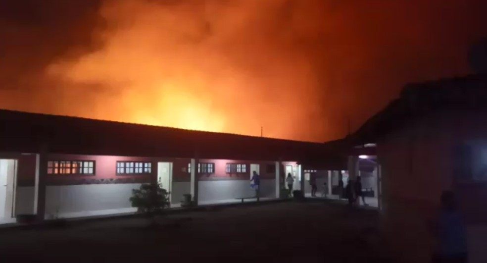 No momento do incÃªndio, os alundos estavam em aulas. Cinco deles precisaram ir para uma unidade hospitalar apÃ³s inalarem fumaÃ§a.  â?? Foto: Arquivo Pessoal 